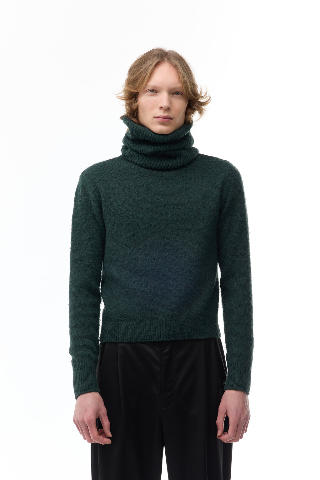 Green Fitted Turtleneck Sweater in Cashmere in dark green — front view