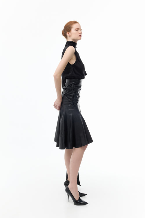 Box Pleated Midi Skirt in Leather in black — side view