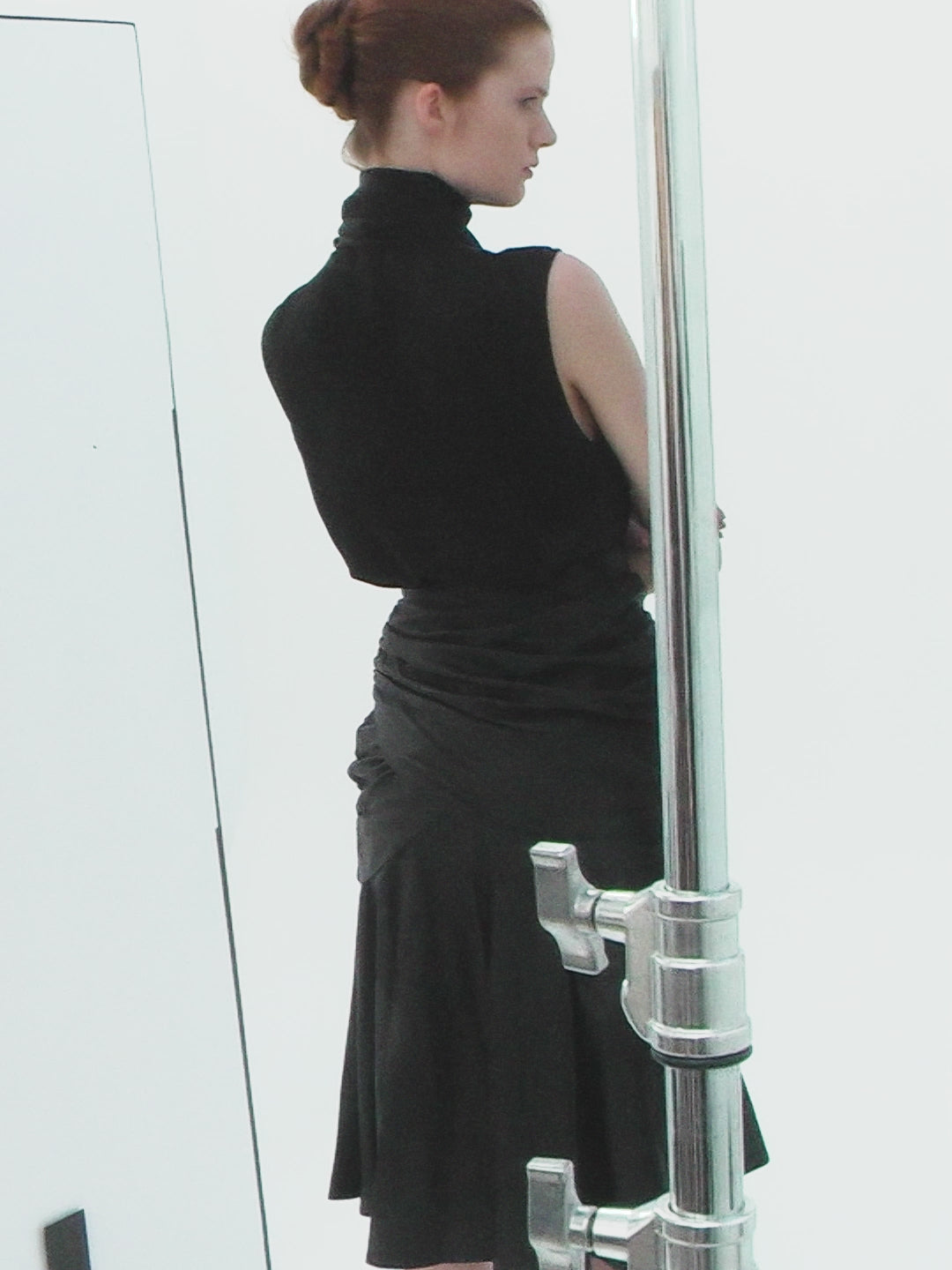 BOX PLEATED MIDI SKIRT IN LEATHER